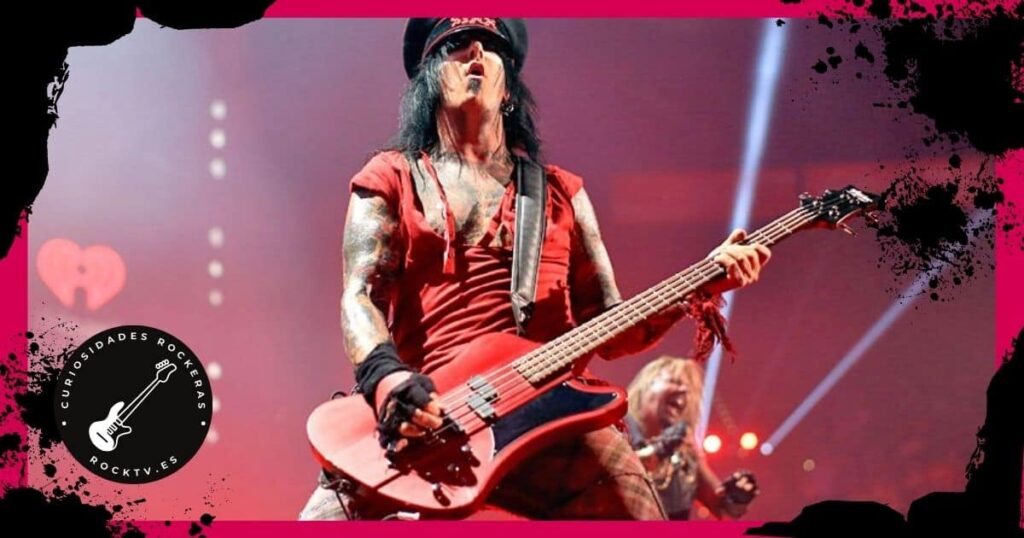 Imagen de Nikki Sixx tocando el bajo