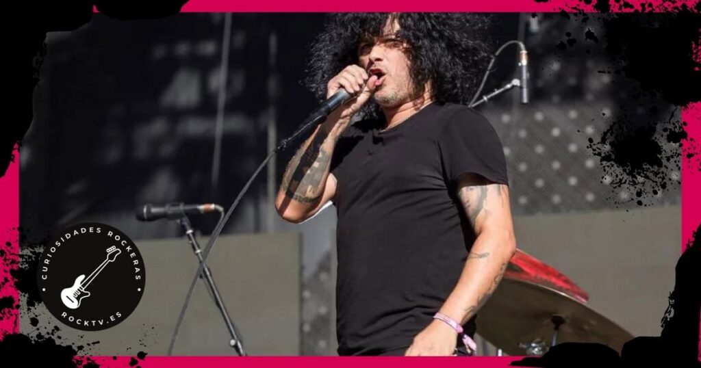 Cedric Bixler-Zavala con camiseta negra