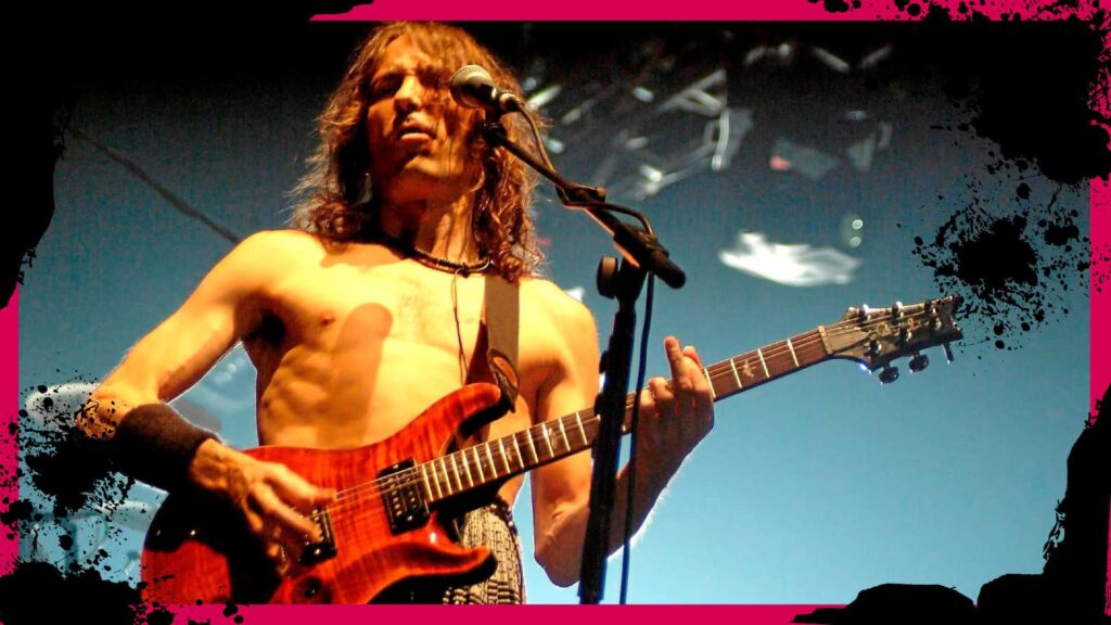 Robe Iniesta en Directo sin camiseta